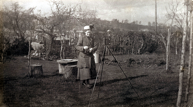 Picture of Unknown Location and lady in Wootton 1910