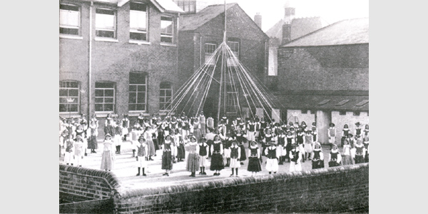 Maypole rehearsal for I.W. Pageant