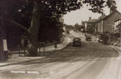 Yet another view up High Street from bridge circa 1950s