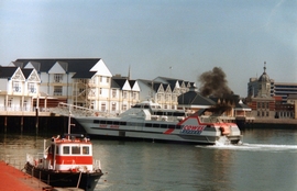 Picture of the Sant Agata at Southampton Town Quay during the first attempt at the service in 1990.