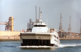 Picture of the Sant Agata at Southampton Town Quay during the first attempt at the service in 1990.
